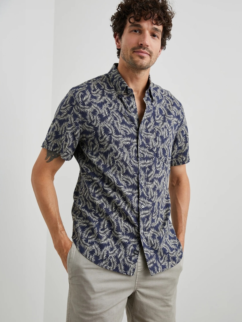 RAILS Men’s Carson Short Sleeve Shirt Blue Slate Floral XL